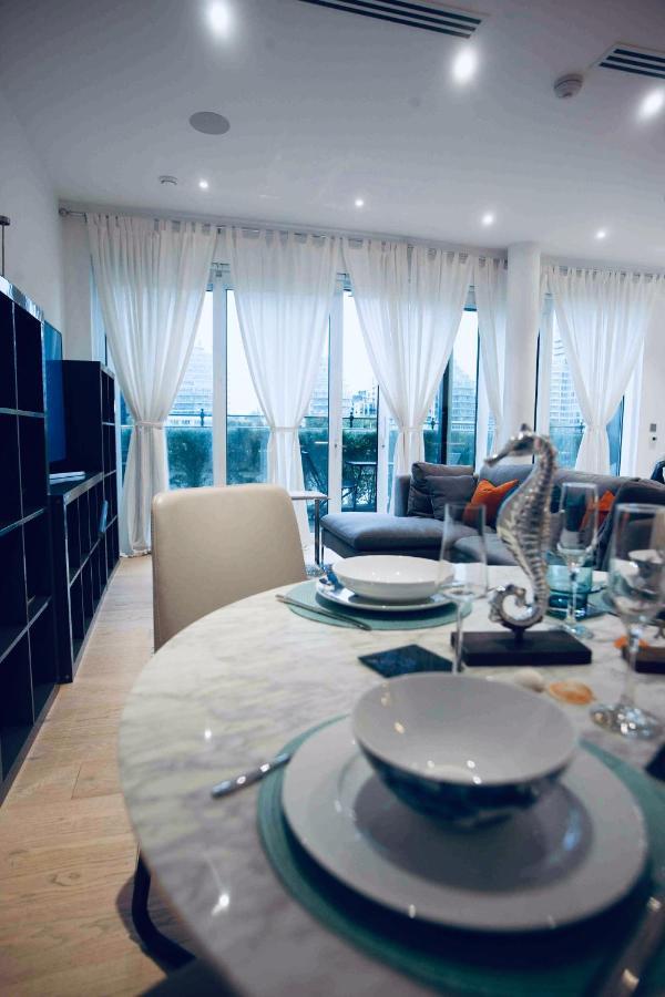Thames Riverside In Apartment London